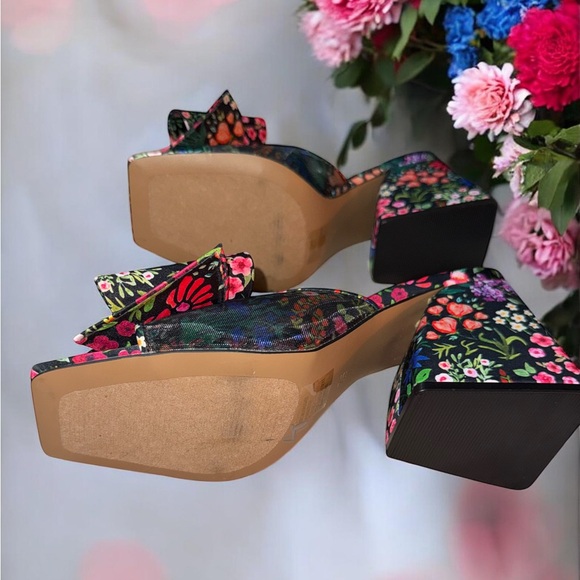 Betsey Johnson NWOT Floral Bow Platform Mule Heels Size 7.5 Statement Shoes - Picture 6 of 8